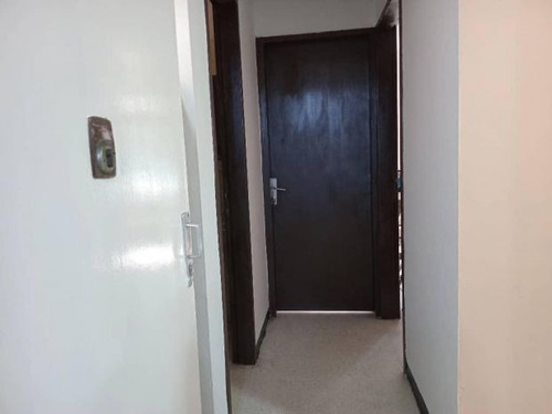 Se Vende Hermoso Apartamento Ubicado En El Primer Piso De 3 Hab. 2 Baños En La Urbanizacion Terrazas Del Club Hipico Em