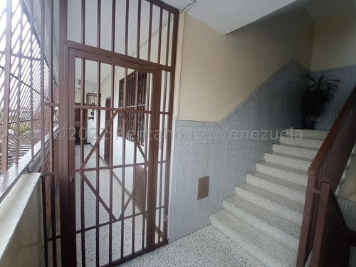 Imagen 3 de 13 de Apartamento En Venta Zona Centro Maracay Cod. 22-24577