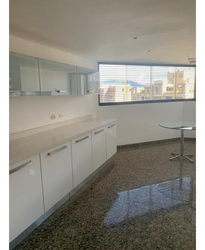 Vendo/alquilo Ph 600m2 Valle Arriba 0300