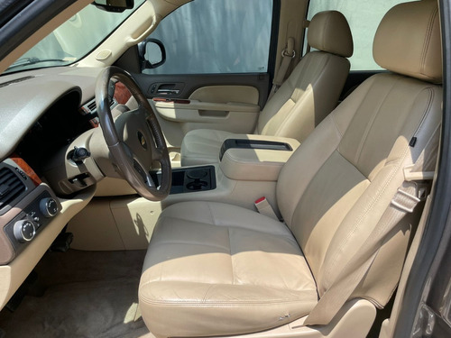 Imagen 8 de 15 de Chevrolet Suburban C Lt 2013