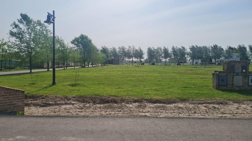 Terreno En Venta - 882mts2 - Haras Del Sur I, La Plata
