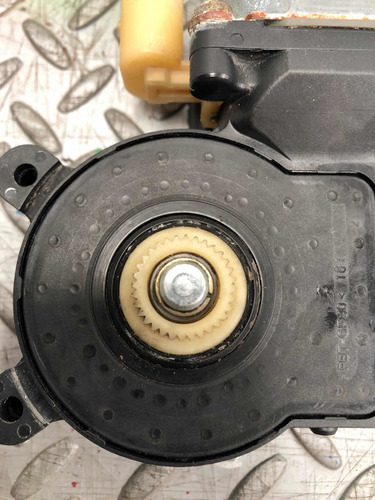 Motor Elevador Tra Der Bmw 320 I Aut V6 2.2 98/2007 (Usado)