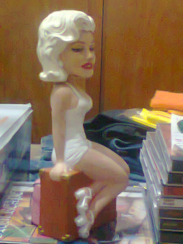 Muñeco Marilyn Monroe Bathing Suit Wacky Wobbler Funko Kxz