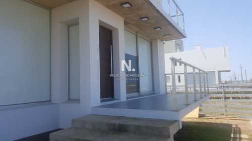 Hermosa Casa En Santa Mónica - José Ignacio-ref:1994