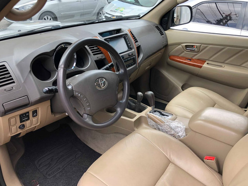Toyota Hilux Sw4 3.0 Srv 4x4 7 Lugares 16v Turbo