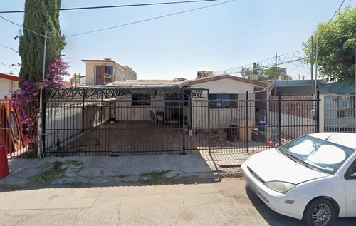 Casa En Venta En Monumental, Ciudad Juárez, Chihuahua En Calle De Platón # 207. Cd*