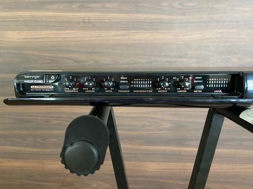 Processador De Som Beh Spl3220 Outlet 100v/240v