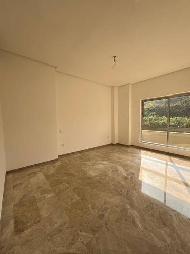 Townhouse En Altos De Guataparo - Acepta Financiamiento