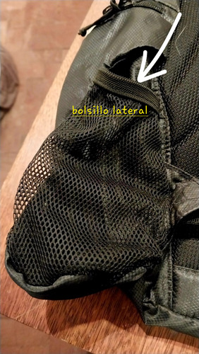 Mochila Deportiva Montagne Con Varios Compartimentos Negro Liso (Usado)