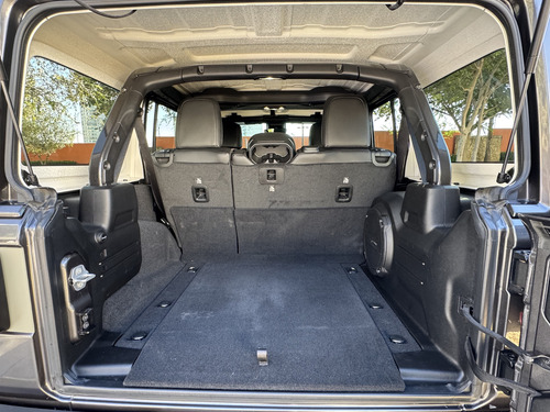 Jeep Wrangler 3.7 Sahara 3.6 4x4 At