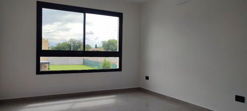 Oportunidad !!!!! Venta Dúplex De Categoría - Distrito Sur