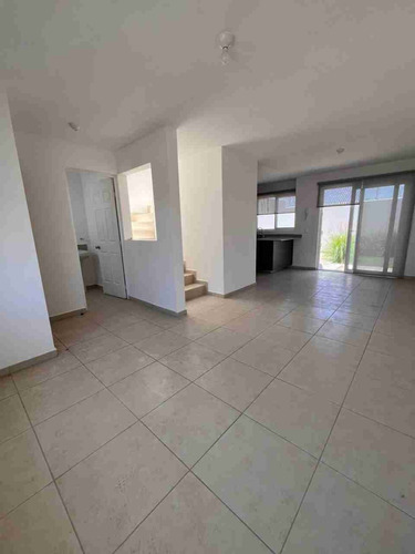 Casa Con Excelente Ubicación Y Conservación Arf