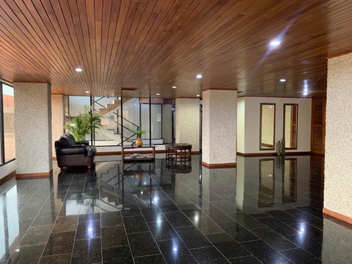 Imagen 19 de 22 de Lujoso Apartamento En Edificio Emperador Marisabel Fernández