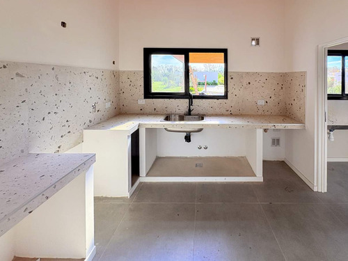 Increíble Casa A Estrenar. 3 Dormitorios. Barrio Cerrado Santa Clara - Manzanares