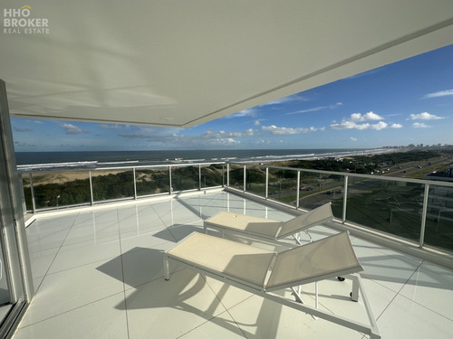 Departamento En Venta. Pent House. Frente Al Mar. Playa Brava. Punta Del Este.