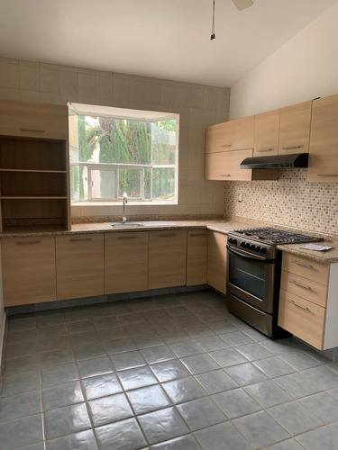 Casa En Renta En Residencial En Álamos 2da Sección. 4