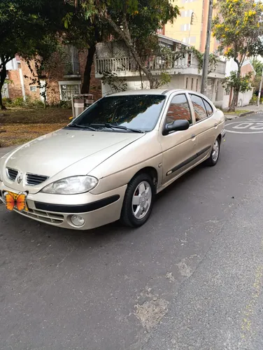 Vehículo En Muy Buenas Condiciones