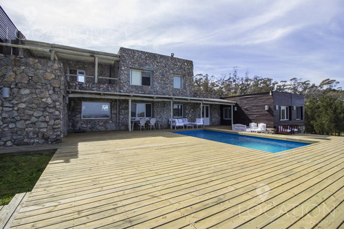 Venta Chacra Con Casa 4 Hectáreas, 5 Dormitorios, Medellín Del Faro, José Ignacio