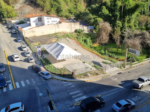 LG Vendo Espectacular Terreno En Forma De Rectángulo Muy Bien Ubicado En La Urb. Colinas De Tamanaco