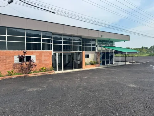 Bodega Comercial En Venta Sobre Via Restrepo