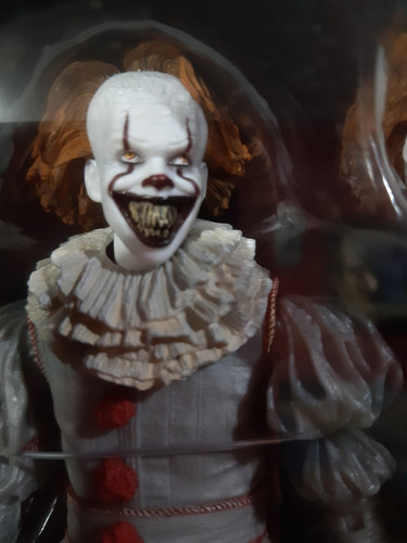Imagen 2 de 6 de Muñeco It Pennywise - Neca