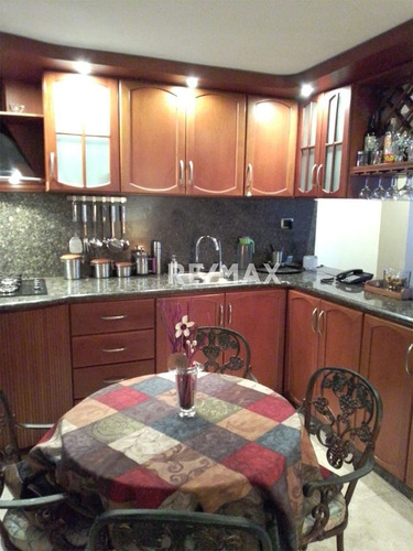 Imagen 10 de 30 de En Venta Hermoso Town House, Totalmente Amoblado, Conj. Resid. La Casona Baja