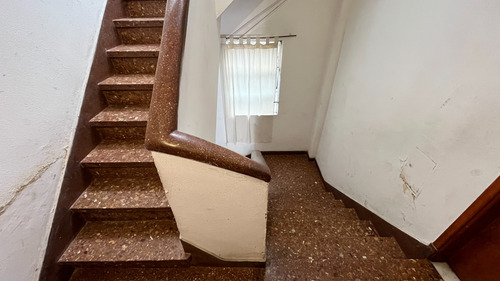 A Mover El Esqueleto Segundo Piso Por Escalera + Mega Tza