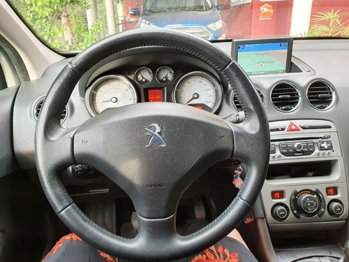 Peugeot 408 Allure + 2.0 143cv