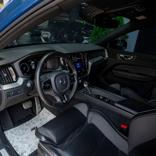 Volvo Xc60 T5 R 2.0 2020 B1+ 2020