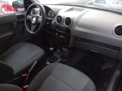 Imagen 11 de 15 de Volkswagen Gol 2013 1.4 Power 83cv 3 P