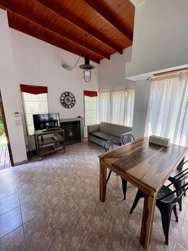 Venta De Casa 3 Ambientes A 100 Metros Del Mar.