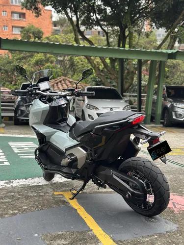Honda Xadv 750 2024