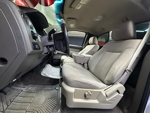 Ford Lobo 5.4 XLT Cab Reg 4x4