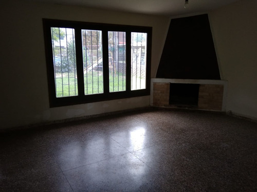 Chalet Sólido + Apto. + Barbacoa En 758 M2! Alquiler Solymar