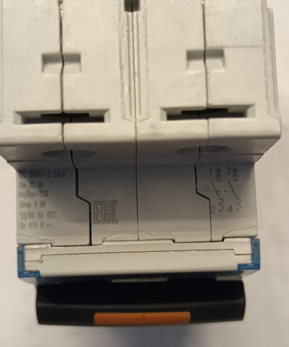 Interruptor Automatico 2p 20a Curva D 25ka Ref 409821 Legran