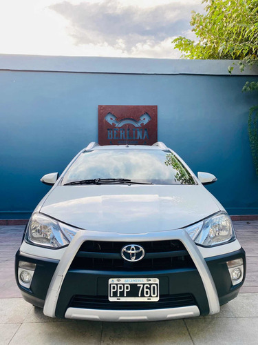 Toyota Etios 1.5 Cross 2016