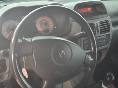 Imagem 13 de 15 de Renault Clio 2007 1.0 16v Privilège Hi-flex 5p