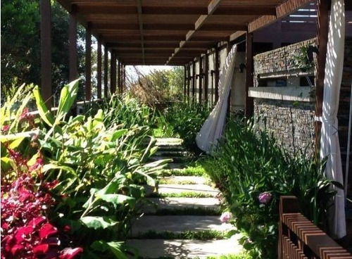 Casa En Alquiler Por Temporada De 3 Dormitorios En Punta Piedras