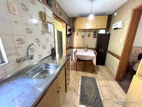 Venta Casa, A Dos Cuadras De 8 De Octubre, 3 Dormitorios