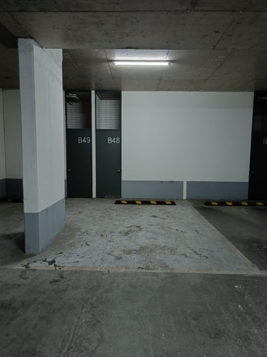 Cómodo Estacionamiento Con Bodega A Pasos De Plaza Egaña