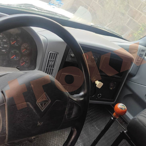 International 4300 Modelo 2013 Con Pipa De Acero Inoxidable