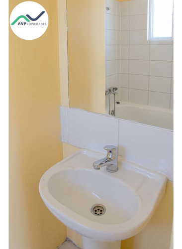 Arriendo Depto 1015 De 1d En Metro Hospitales (94608)