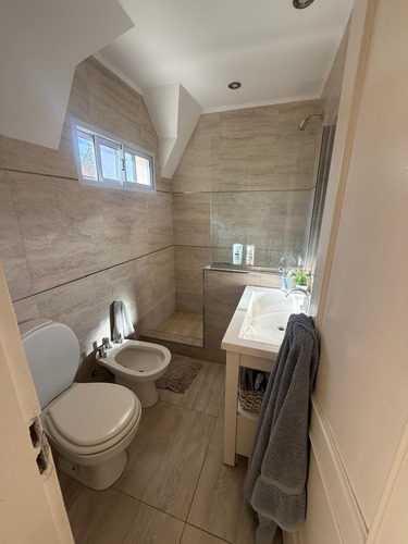 Casa En Venta En Saint Thomas Norte, Canning Con Lote Doble