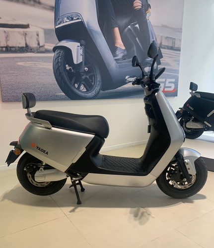 Moto Eléctrica Yadea G5 Litio