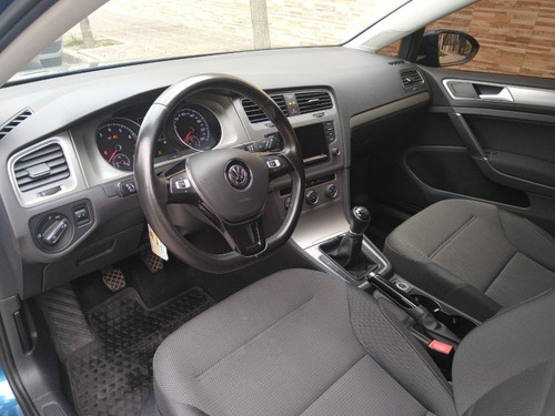 Imagen 4 de 6 de Volkswagen Golf 2015 1.6 Trendline