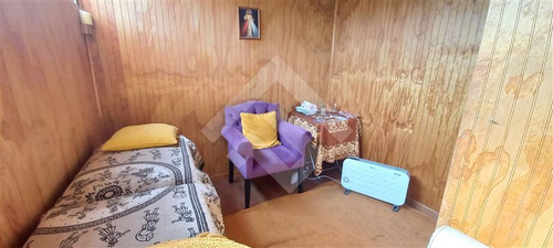 Casa En Venta De 5 Dormitorios En La Reina