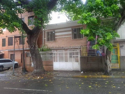 Casa Para Remodelar En Venta Urb. La Campiña 23-20700 V-m