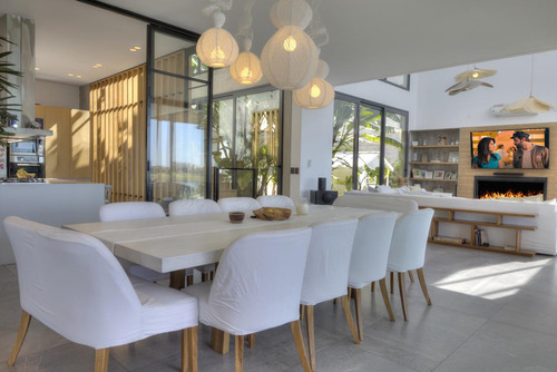 Casa En Venta Y Alquiler Al Lago En Central En Lagos De Golf - Nordelta