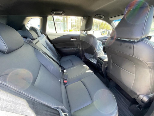 Imagen 15 de 16 de Toyota Corolla Cross 1.8 Seg Hv E-cvt 2023
