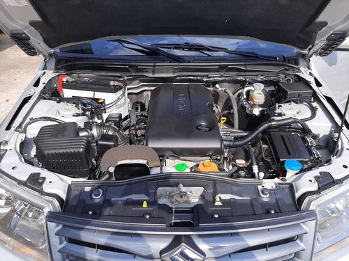 Gran Vitara Suzuki 4x4, Con Bajo Año 2018, Color Gris Plata